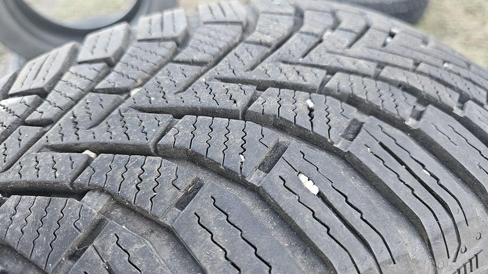 2бр гуми 195 65 15 дот 24