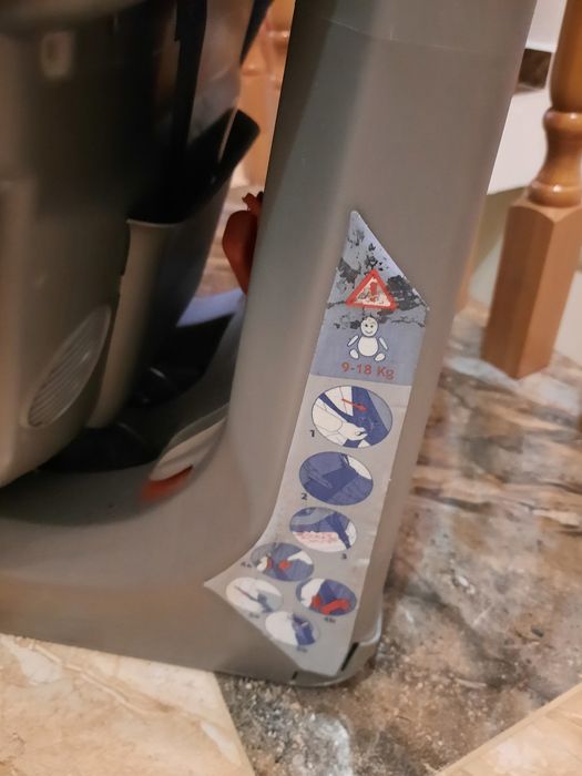 Vând scaun auto chico