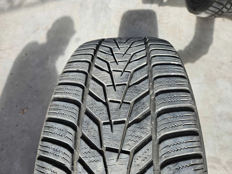 Зимни гуми  Hankook 225/45/19 dot 2622