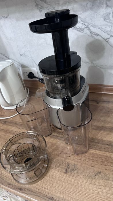 Шнековая соковыжималка Moulinex Juice & Clean