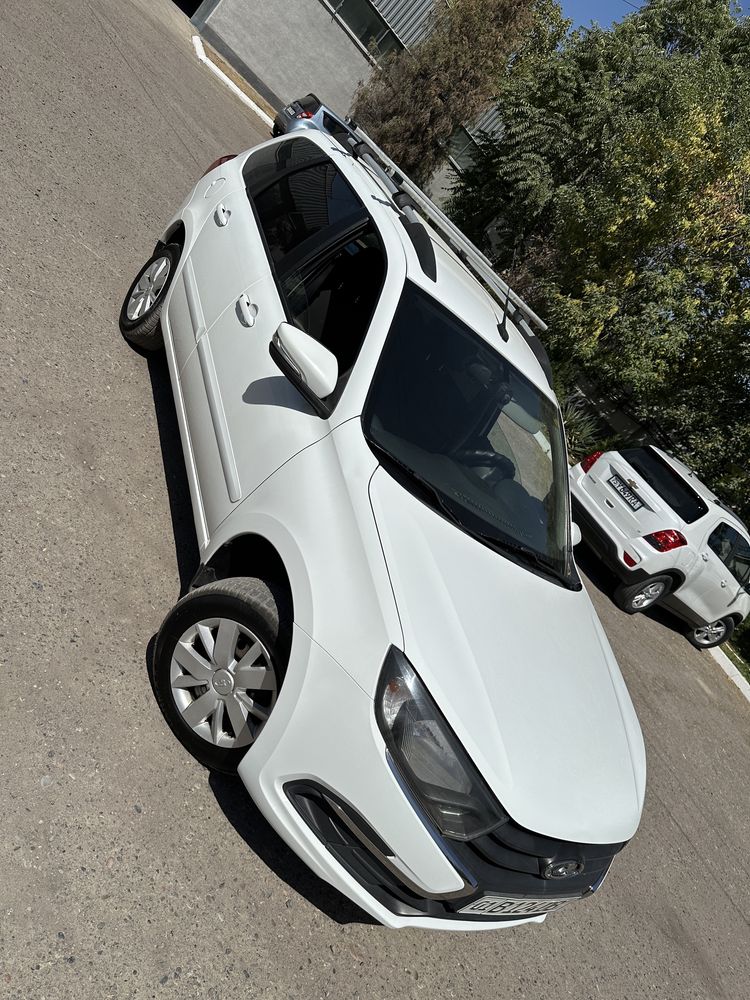 Lada Granta Universal 2018 в отличном сосотоянии.
