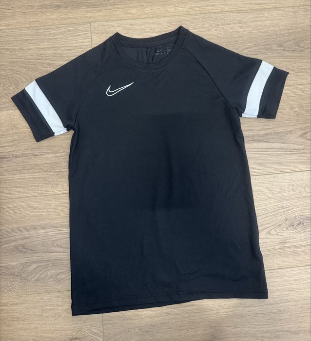 Спортни детдки екипи Nike и Adidas