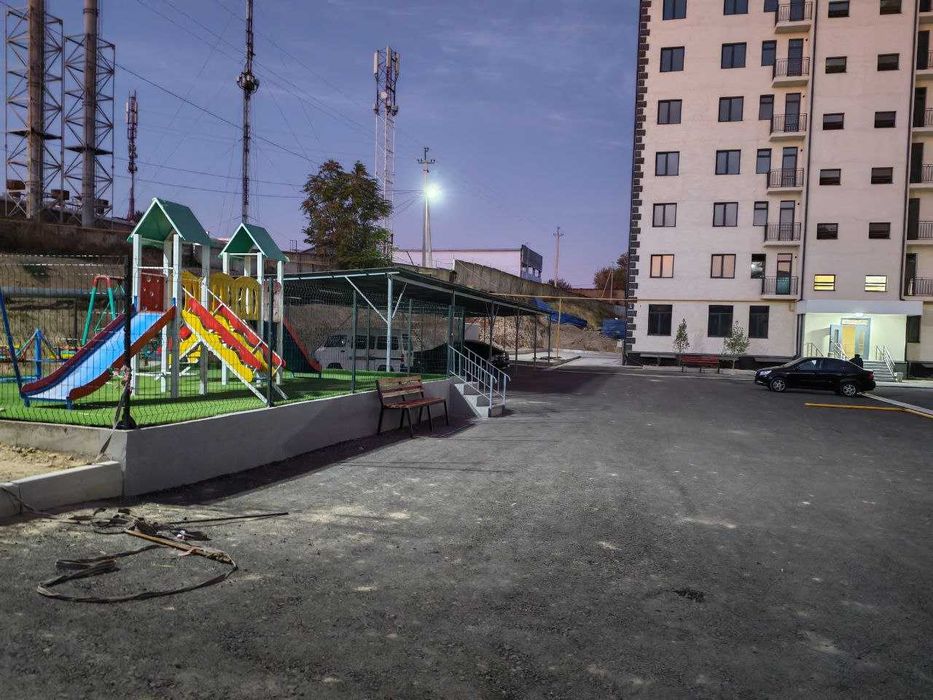 Продаётся 2-комнатная квартира в г. Чирчик, 10-микрорайон! Срочно