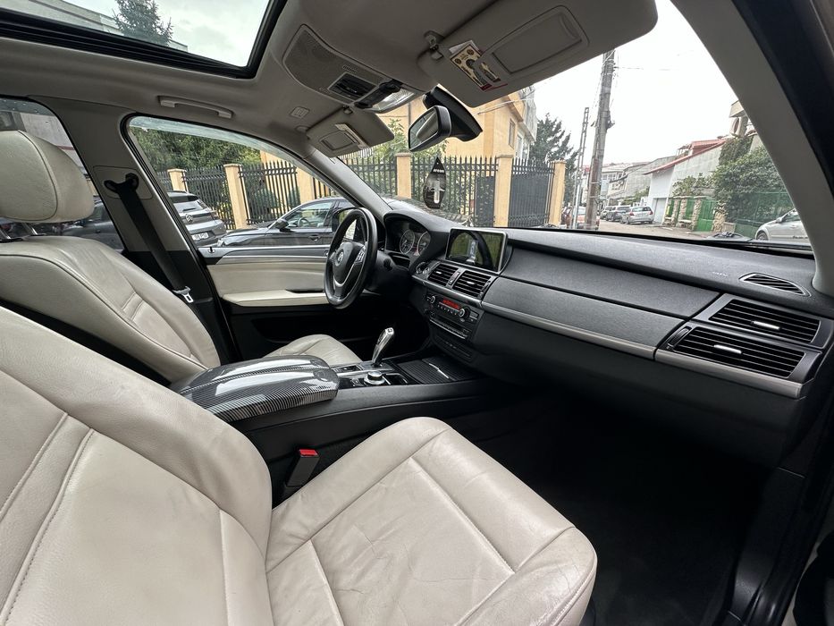 Bmw x5 3.0sd xd 286cp panoramic navi carplay camera spate intretinut