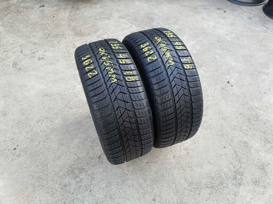 Doua anvelope iarna 235 45 18 pirelli sottozero 3 cu 7,5 mm dot 3622