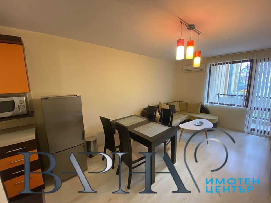 Дава се под наем Двустаен апартамент в Варна, Център - 60 кв.м за 408 € - Снимка #2