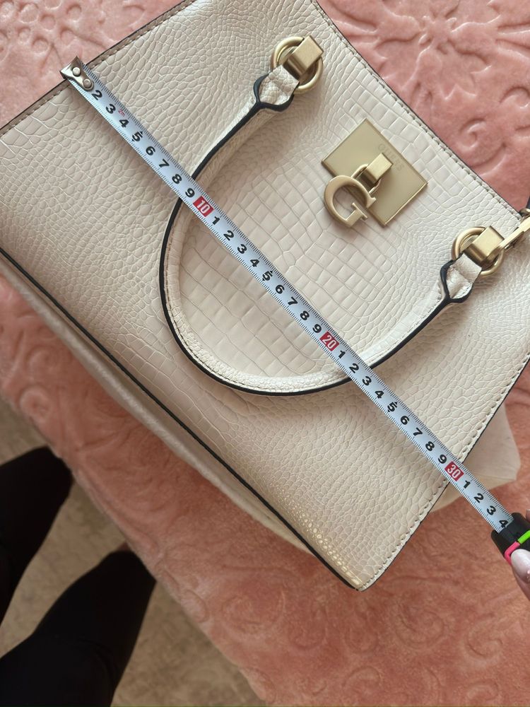 Guess-оригинална чанта