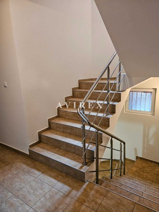 Продава се Двустаен апартамент в Пловдив, Кючук Париж - 72 кв.м за 1862 €/кв.м - Снимка #2