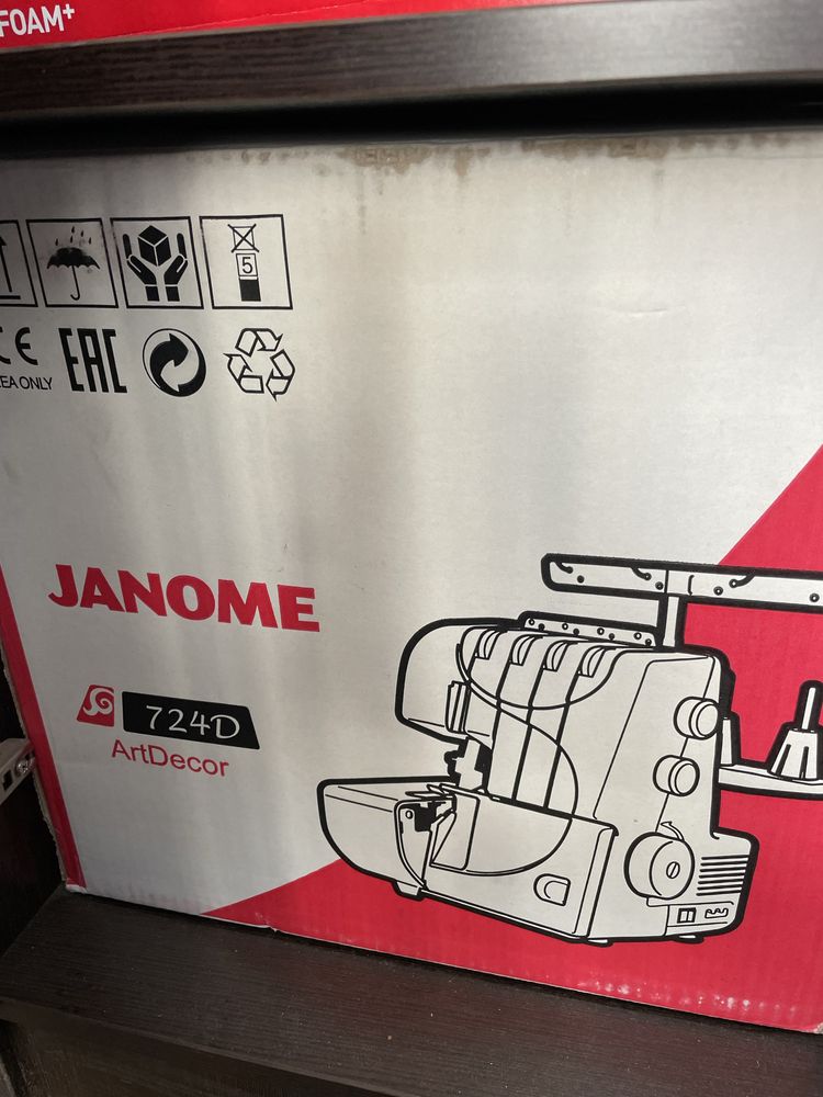 Оверлок Janome 724D Artdecor