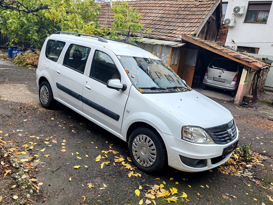 Dacia Logan MCV Facelift-Klima 143.000 Km-An 2010-1.6 MPI 90 Cai!