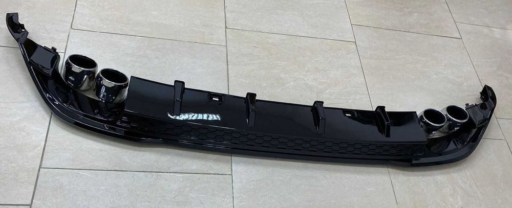 Дифузьор / Добавка за задната броня голф мк7.5 / vw golf mk7.5