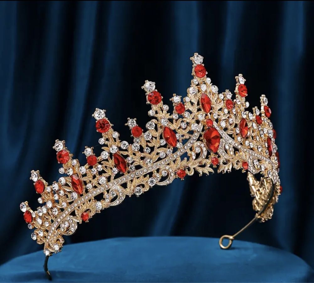 Coronita regala cu diamante rosii