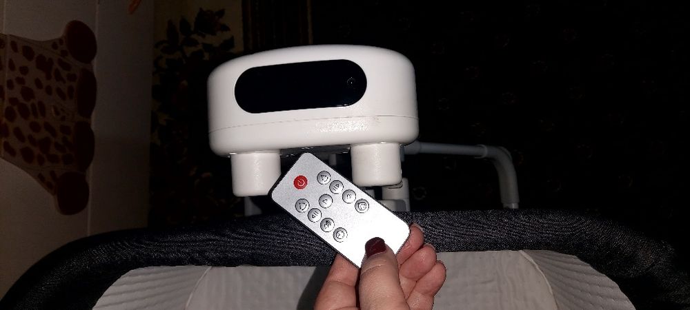 Продаётся детская приставная музыкальная люлька, с укачиванием.