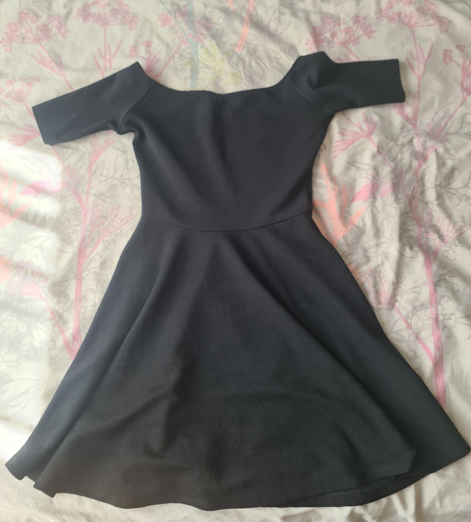 Rochita neagra scurta Bershka