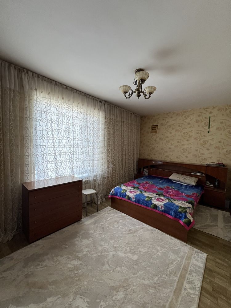 Продается спальный гарнитур