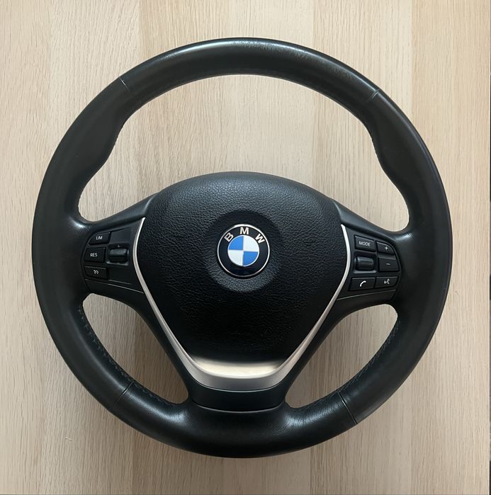Volan BMW F imbracat in piele