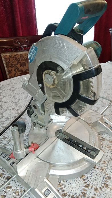 Продам торцовочную пилу Hyundai