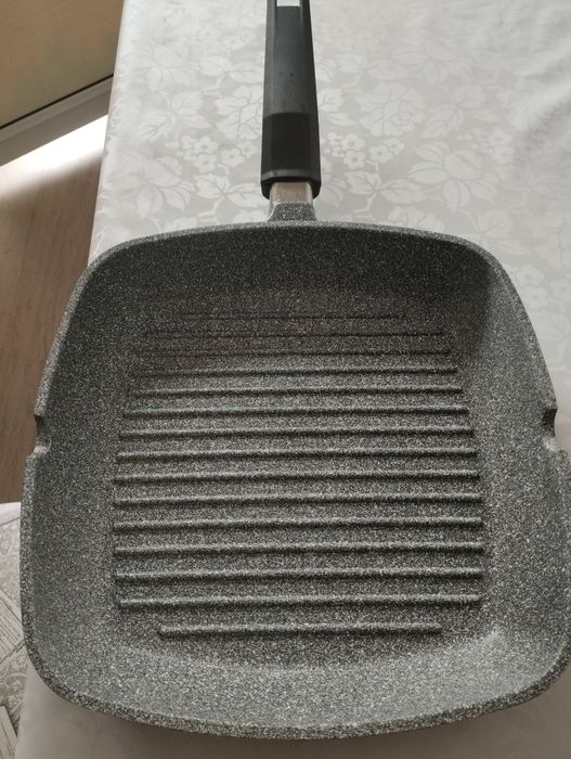 Сковорода гриль , покрытием, новая