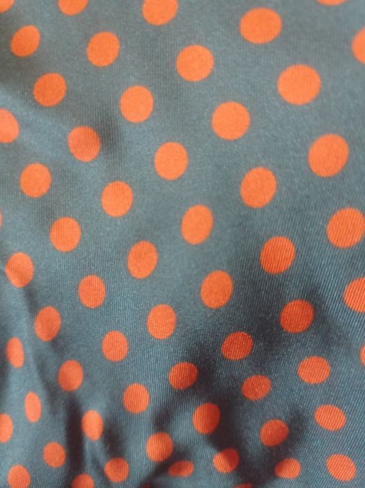 Нови парчета платове, сатен предимно ,леки материи