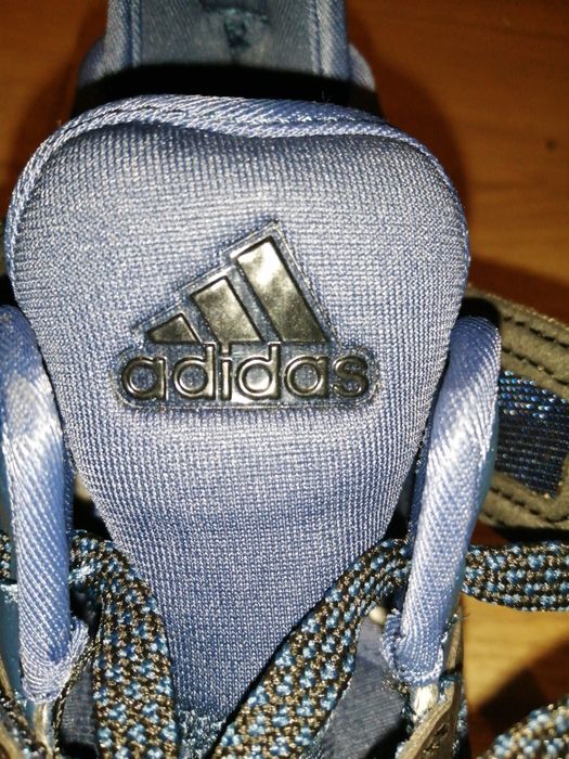 Vând adidași firma adidas mărimea 39 1/3