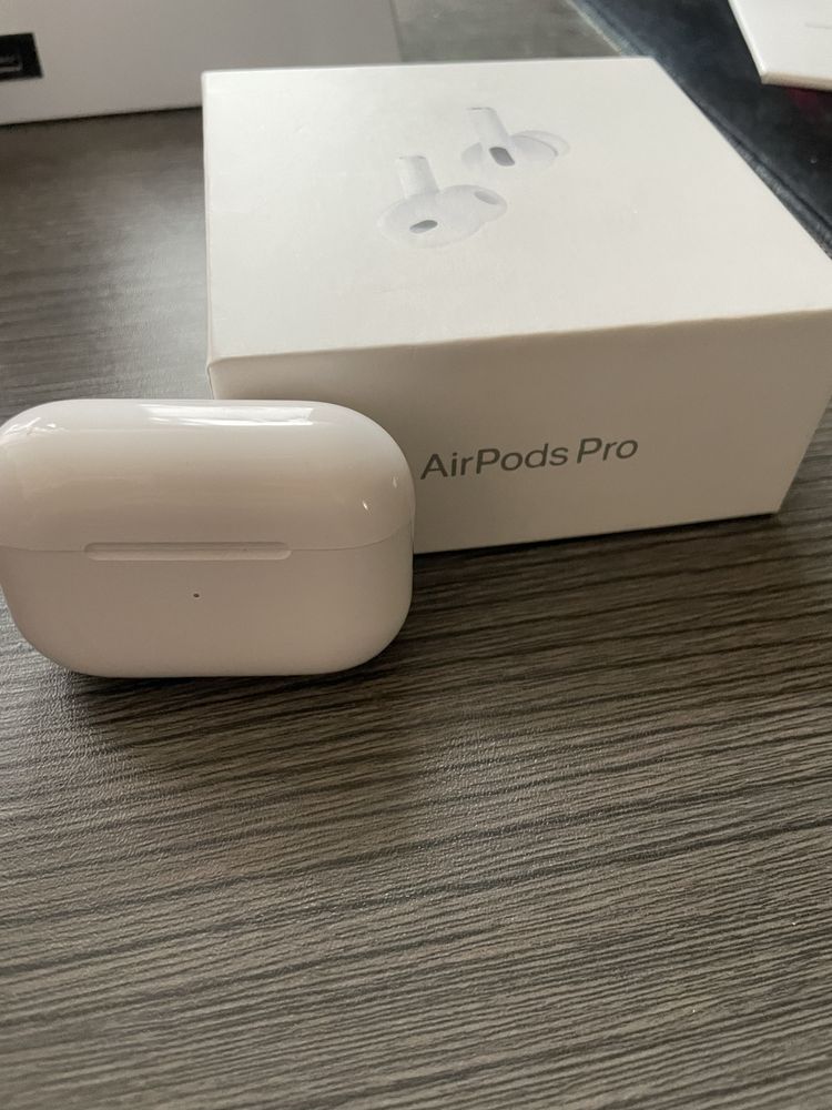 Apple AirPods Pro 2 Gen