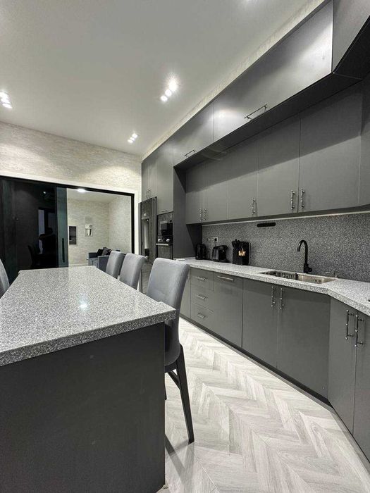 4-комнатная квартира, Дархан Авеню, 106 м², Люкс ремонт