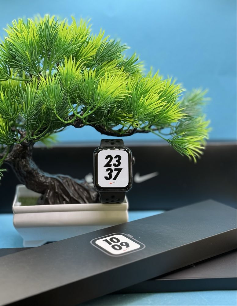Apple Watch Nike SE, GPS, Корпус Aluminium 44mm Space Grey