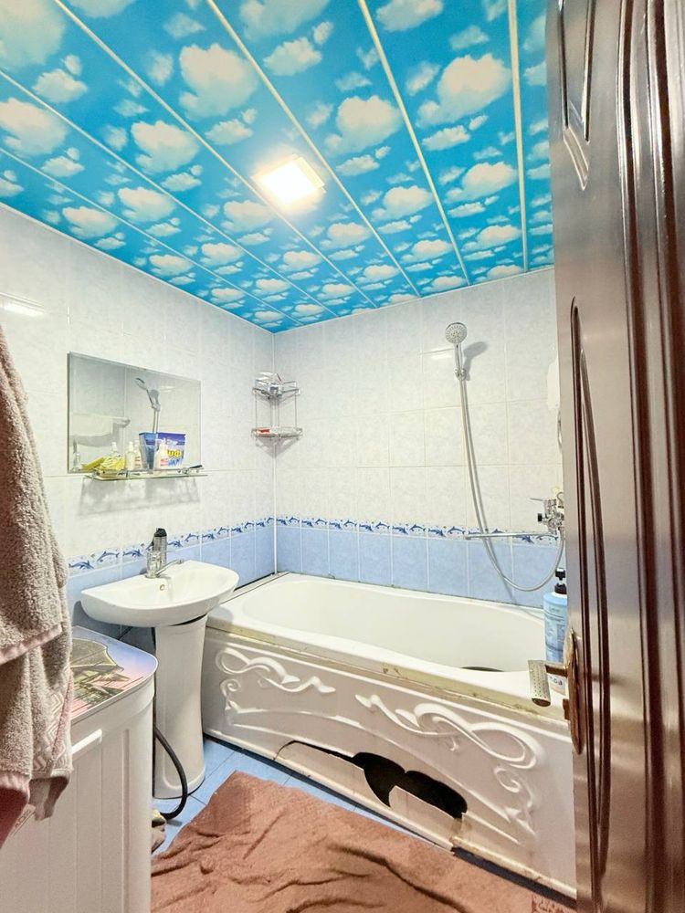 Massiv panelniyda 4 xonali uy sotiladi