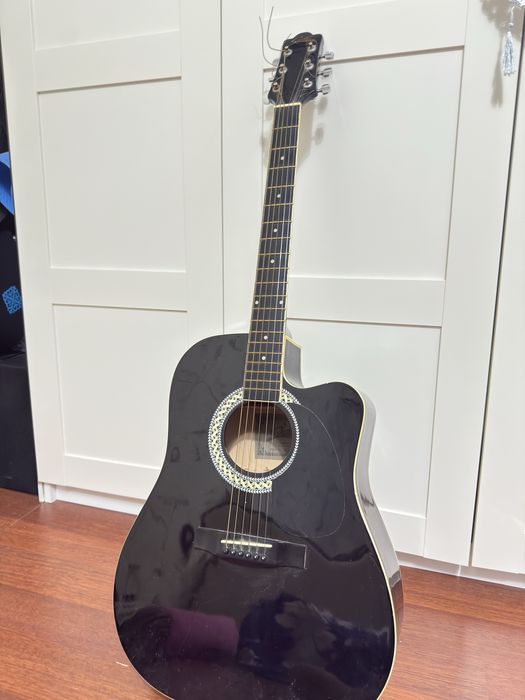 Гитара акустическая