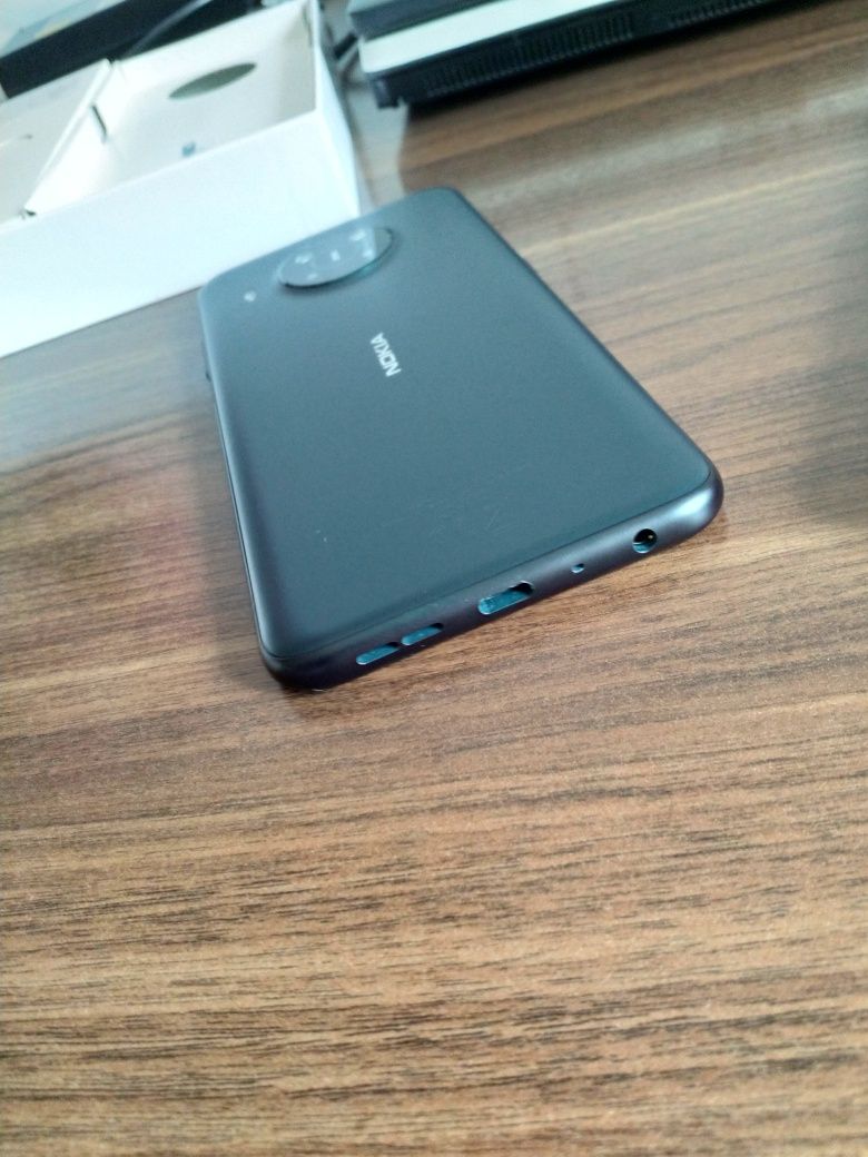 Nokia X10 colecție