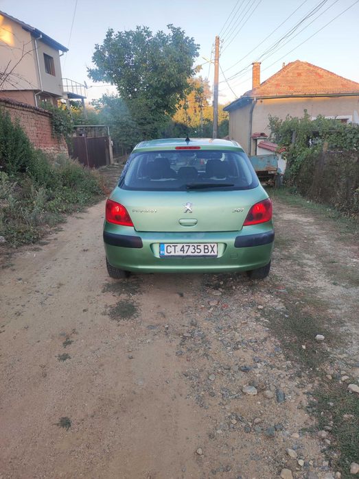 Продавам Пежо 307