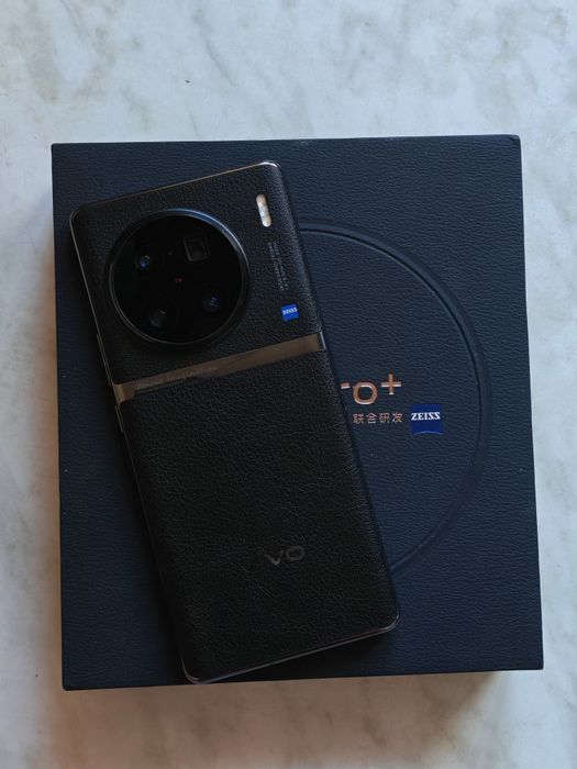 Продам Vivo x90 pro +