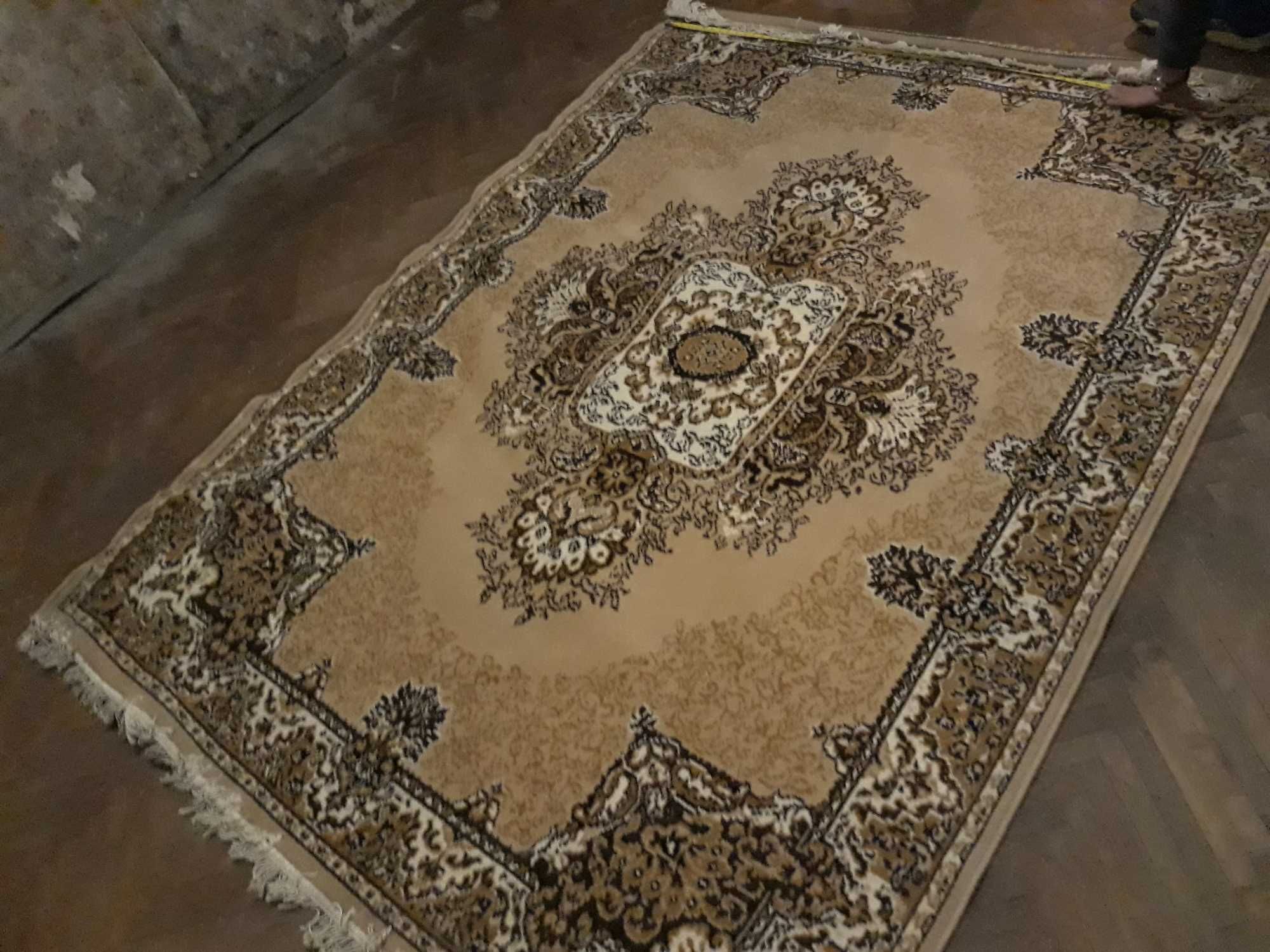 Персийски килим Декотекс, запазен, красива шарка, 2.30 на 1.70 м.