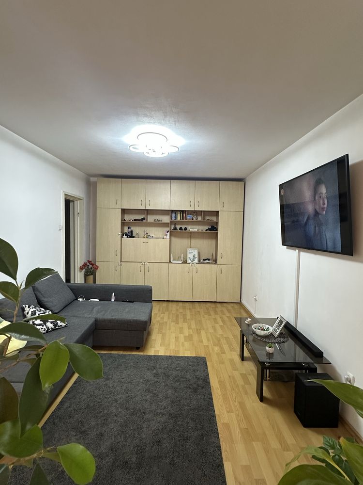 Vând apartament 3 camere decomandat