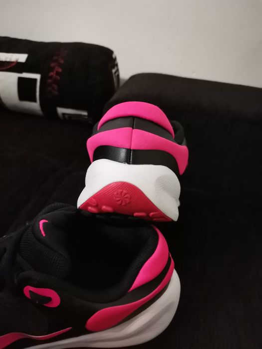Дамски маратонки Nike