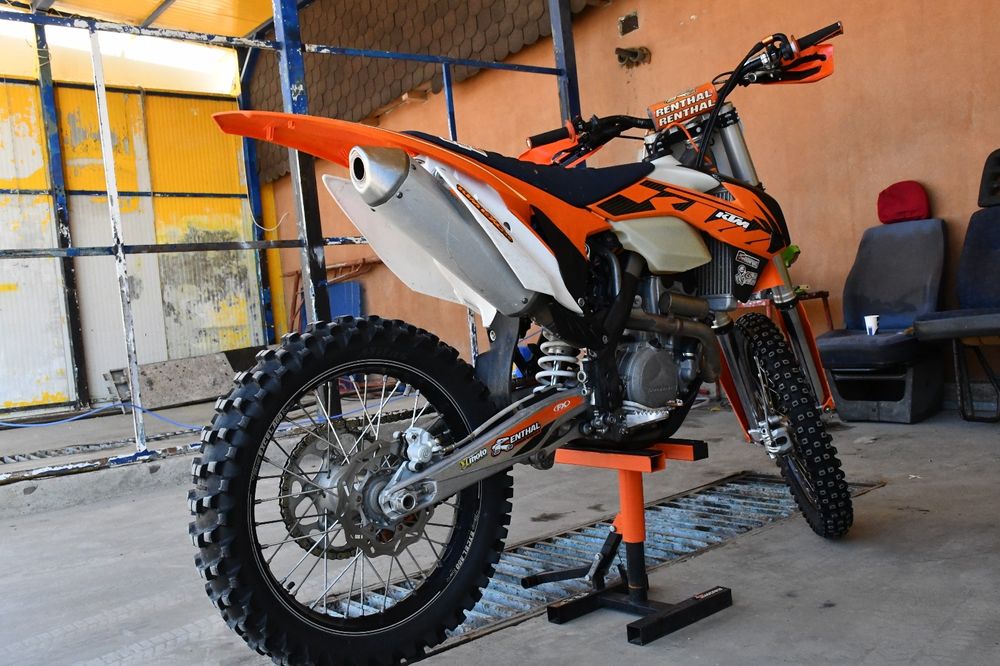 Vând KTM 250 sxf