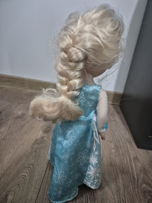 Говореща и пееща Елза