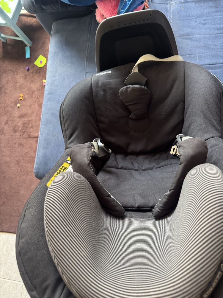 Столче за кола Maxi Cosi 2 way pearl с база