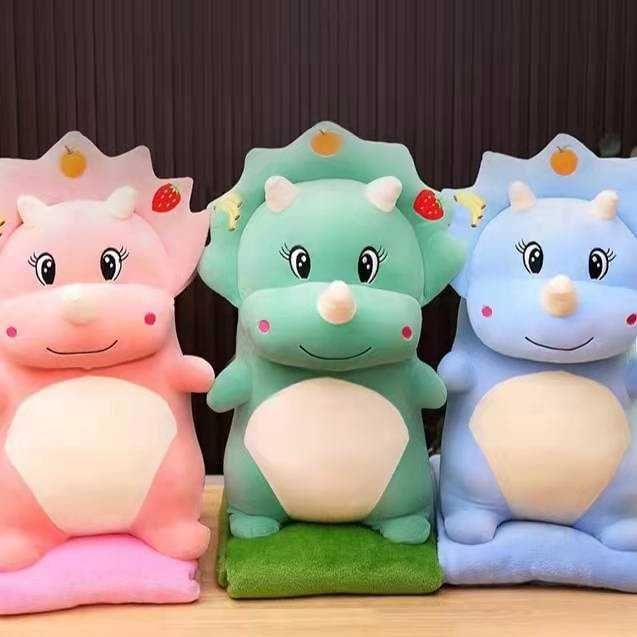 Jucarie De Plus KOMAZI®  Dino  60 cm cu Paturica 100 x 175 cm