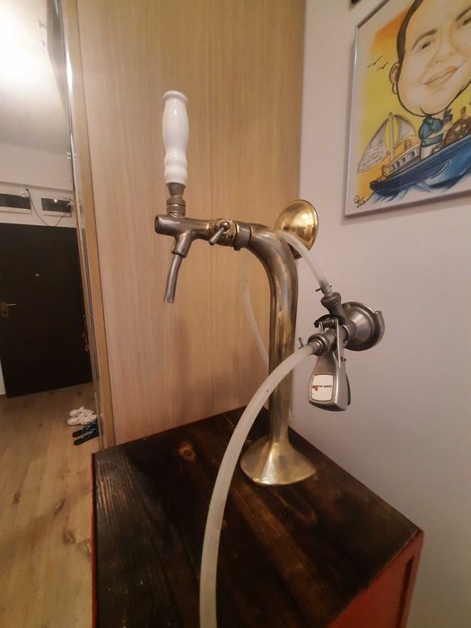 Dozator de bere artizanal funcțional, cu răcitor și butelie CO₂