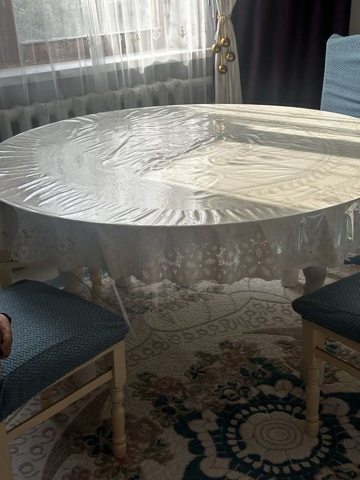 Кухонная стол диаметром 150