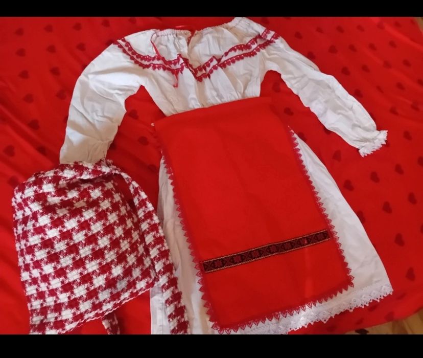 Costum tradițional pentru copii+traista
