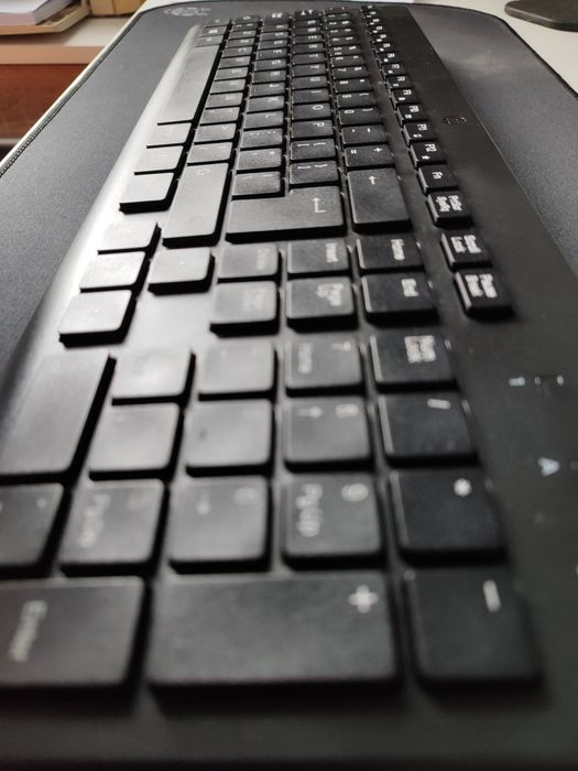 Комплект безжична клавиатура с мишка HP 330