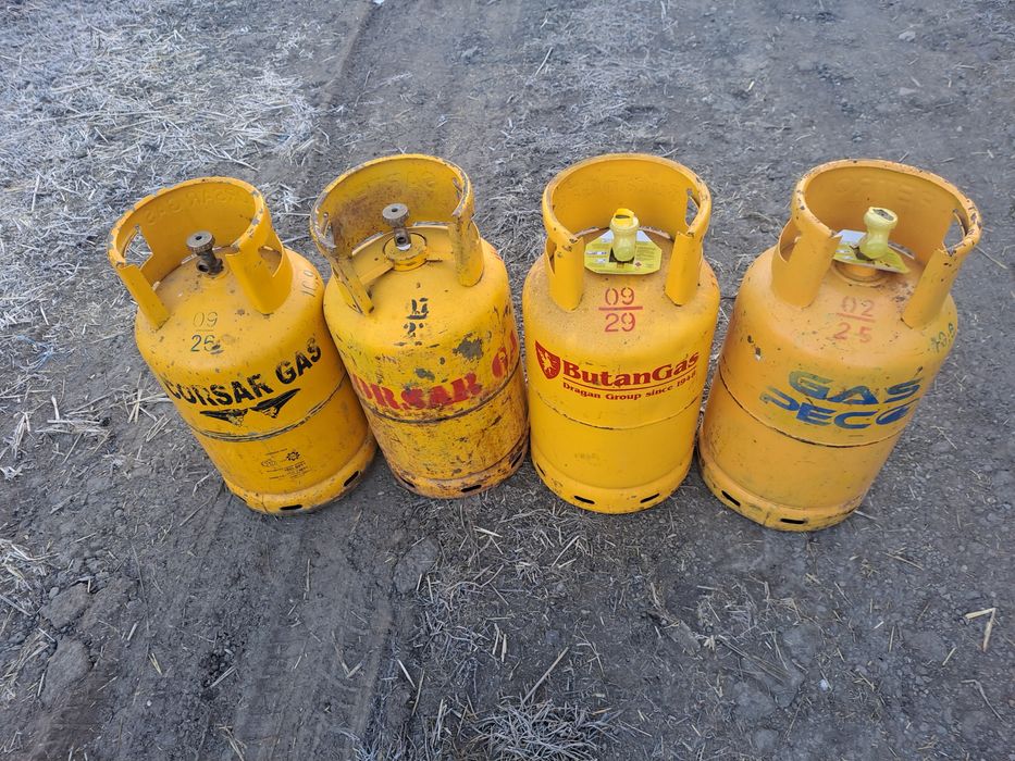 Vând butelii ,goale și pline