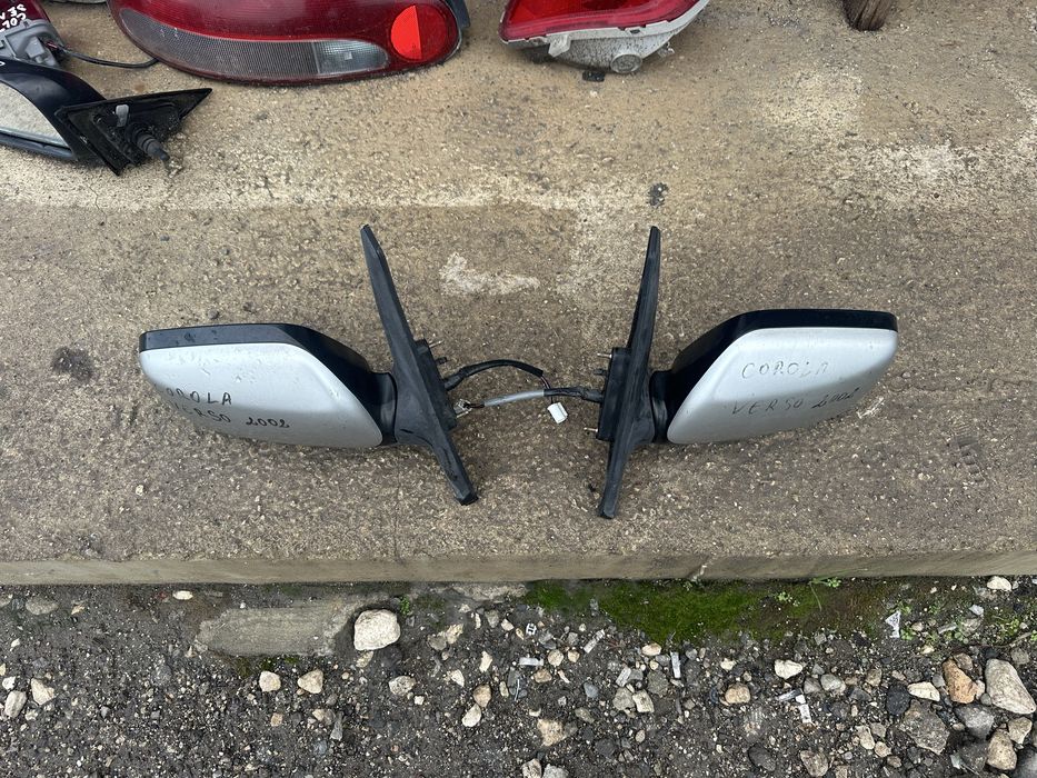 Огледало/Огледала за Тойота Корола Версо 2001-2004г.