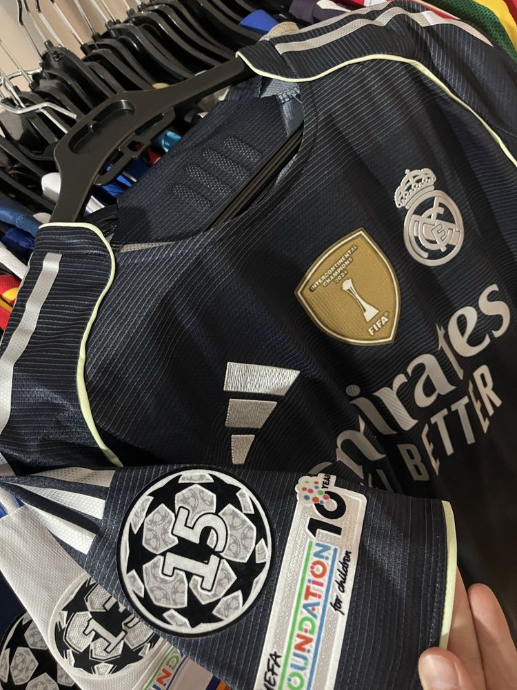 Tricou de fotbal adidas Real Madrid sezon 25/26 cu Valverde 8 marime M