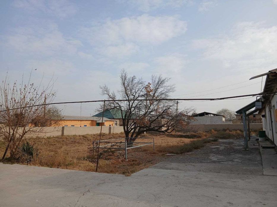 Hovli joy sotiladi Navoiy Karmana