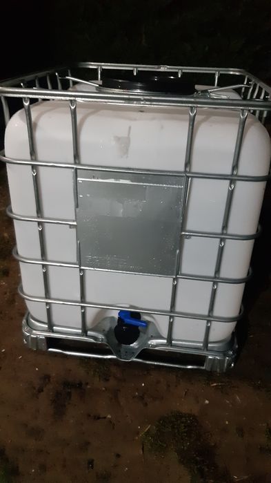 Vând cub 1000 de litri