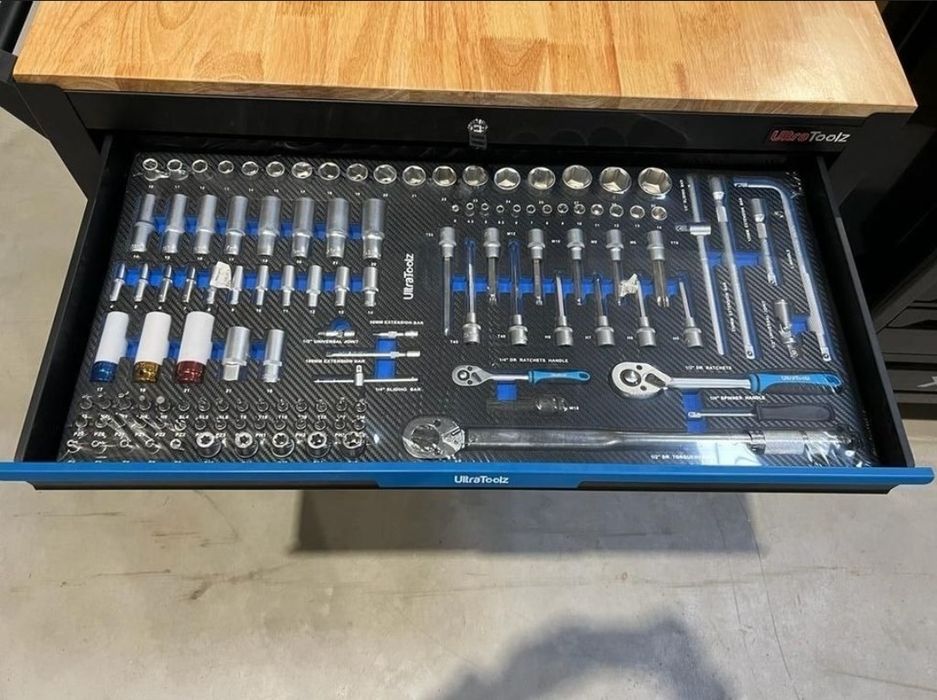 Dulap de scule professional XXL de la Ultra Toolz cu 12 sertare