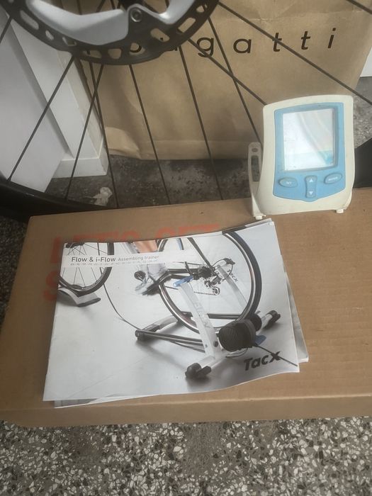Tacx Flou велотренажор sram red карбонови курбели